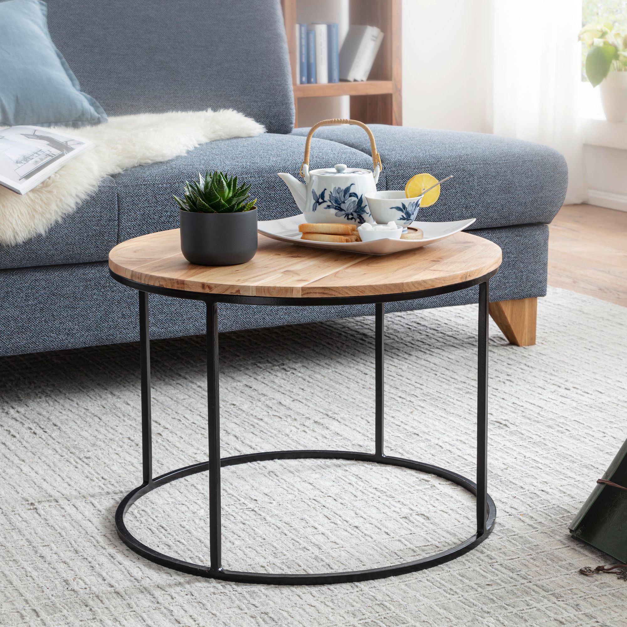 Finebuy Couchtisch Massivholz 60X43X60 Cm Wohnzimmertisch Sofatisch Rund  Tisch within Kleine Couchtische Finebuy Couchtisch Massivholz 60X43X60 Cm Wohnzimmertisch Sofatisch Rund  Tisch within Kleine Couchtische