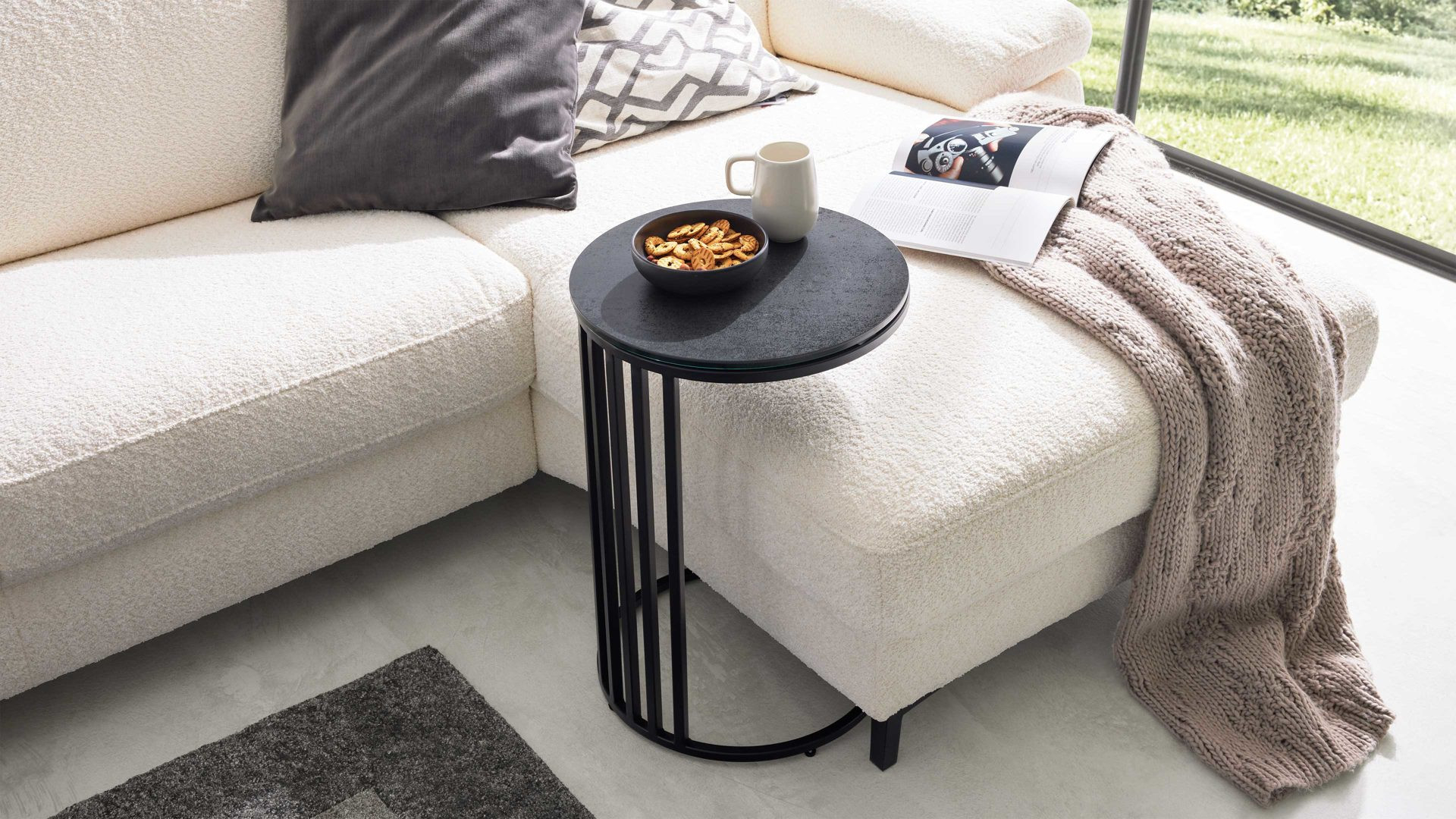 Interliving Couchtisch Serie 6220 - Beistelltisch Et069Ti, Titanfarbene  Keramik & Schwarzer Stahl & - Durchmesser Ca. 40 Cm pertaining to Beistelltisch Wohnzimmer Interliving Couchtisch Serie 6220 - Beistelltisch Et069Ti, Titanfarbene  Keramik & Schwarzer Stahl & - Durchmesser Ca. 40 Cm pertaining to Beistelltisch Wohnzimmer